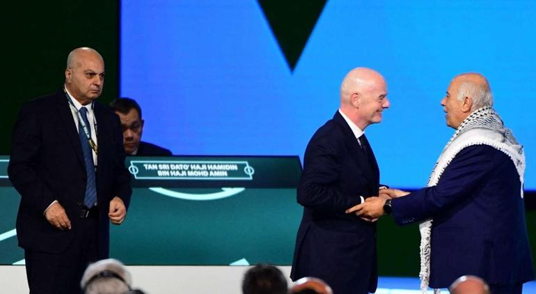 Dünya bu görüntüyü konuşuyor, İsrail temsilcisine büyük şok Bu adamın elini sıkmam