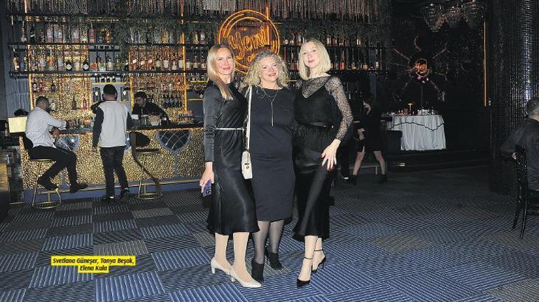 Yeni Cabaret İzmir’de yıldız yağmuru