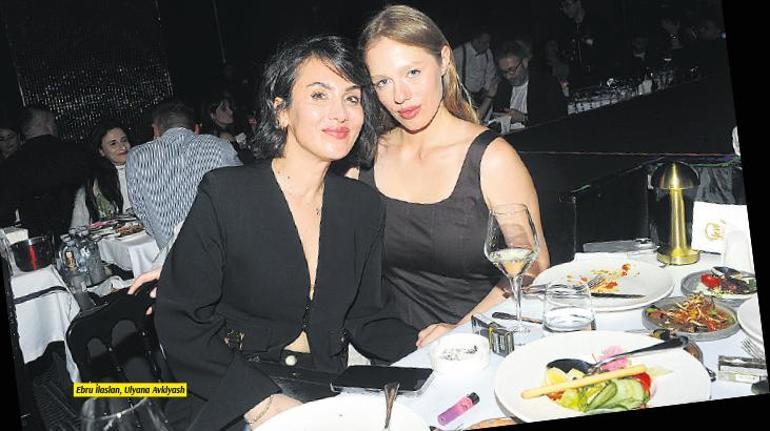 Yeni Cabaret İzmir’de yıldız yağmuru