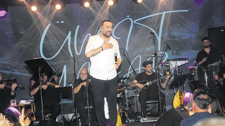 Yeni Cabaret İzmir’de yıldız yağmuru