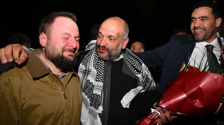 İsrailin alıkoyduğu 59 Küresel Sumud Filosu aktivistini taşıyan uçak İstanbula indi