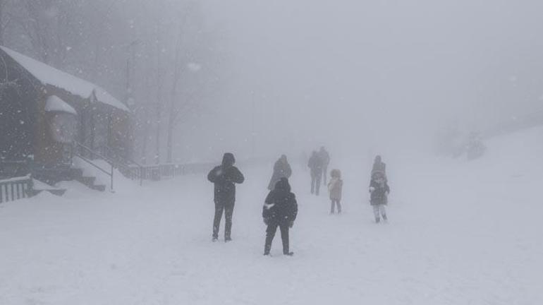 Fotoğraflar bugün çekildi Mayıs ayında kar sürprizi... Kent merkezi bembeyaz