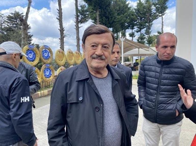 Sanatçı Tülay Özer, İstanbulda son yolculuğuna uğurlandı Kardeşi Zerrin Özer cenazede fenalaştı