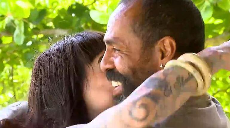 Survivorda duygusal anlar Ünlüler takımı aylar sonra sevdiklerine kavuştu