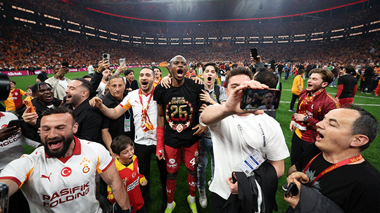 Galatasarayda şampiyonluk sonrası Okan Buruk: Hedefimiz üst üste beşinci şampiyonluk