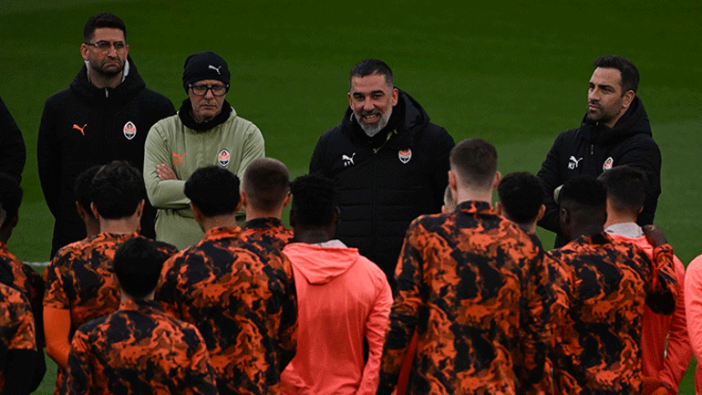 Arda Turanın Shakhtar Donetski Ukraynada şampiyonluğunu ilan etti