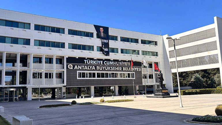 Antalya B&uuml;y&uuml;kşehir Belediyesine r&uuml;şvet operasyonu: 25 g&ouml;zaltı kararı