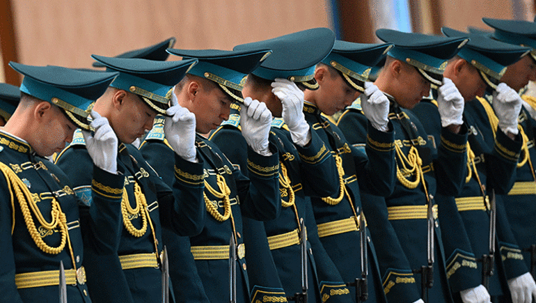 Cumhurbaşkanı Erdoğan, Kazakistan’da resmi törenle karşılandı