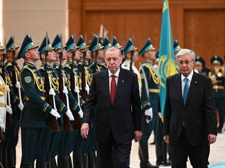 Cumhurbaşkanı Erdoğan, Kazakistan’da resmi törenle karşılandı