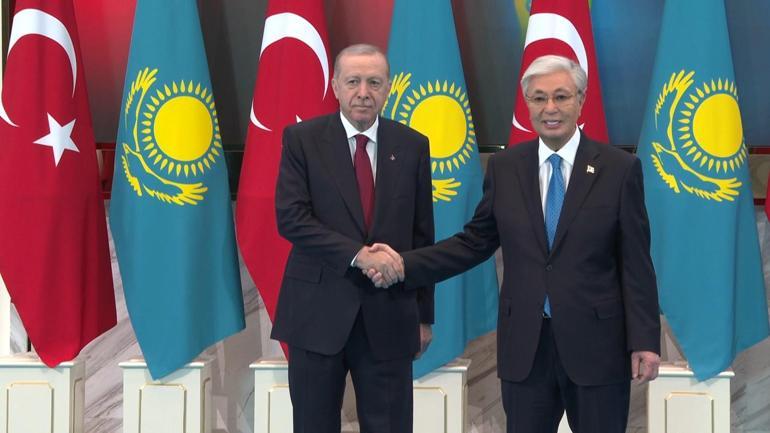 Cumhurbaşkanı Erdoğan, Kazakistan’da resmi törenle karşılandı