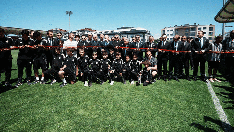 Osman Aşkın Bak: Beşiktaş’ın Türk sporuna çok kıymetli hizmetleri var