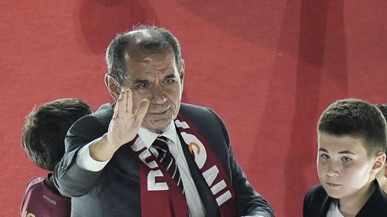 Galatasarayda Dursun Özbeke Icardi tezahüratları