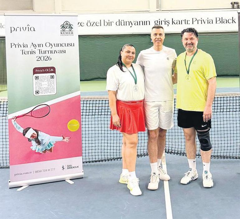 Tenis tutkunları Kemer’de buluştu