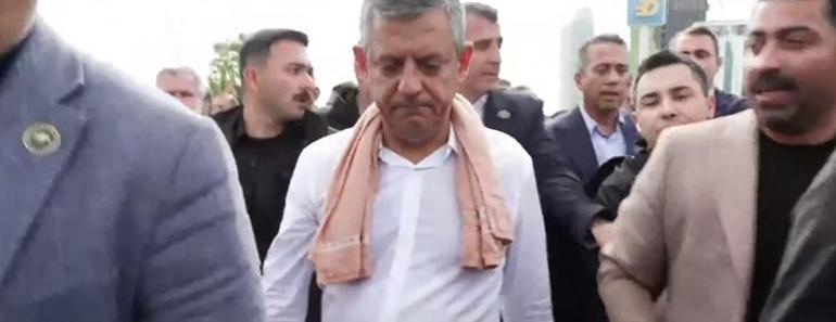 Son dakika... CNN T&uuml;rk Muhabirine m&uuml;dahale Canlı yayında gergin anlar