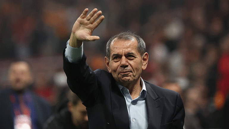 Galatasarayda Dursun Özbekten transfer kararı 2 isimle yollar ayrılıyor