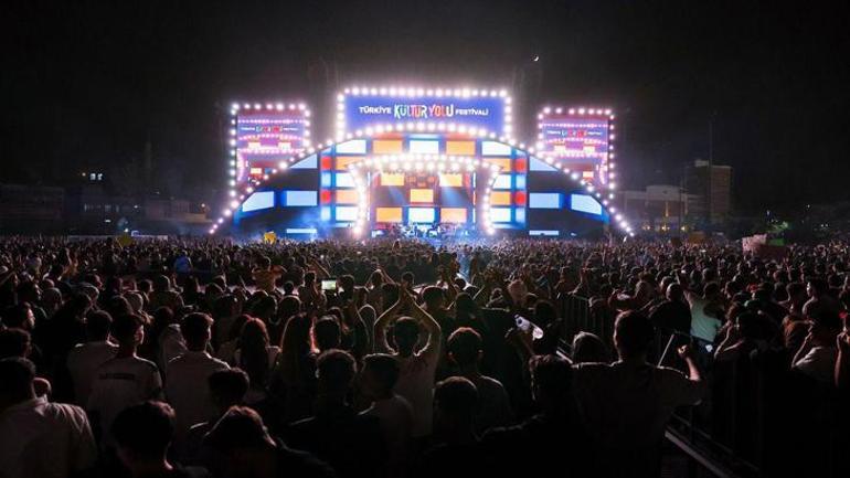 Şehzadeler şehri Manisa’da festival heyecanı başlıyor Osmanlı’nın mukaddes emanetleri sergilenecek