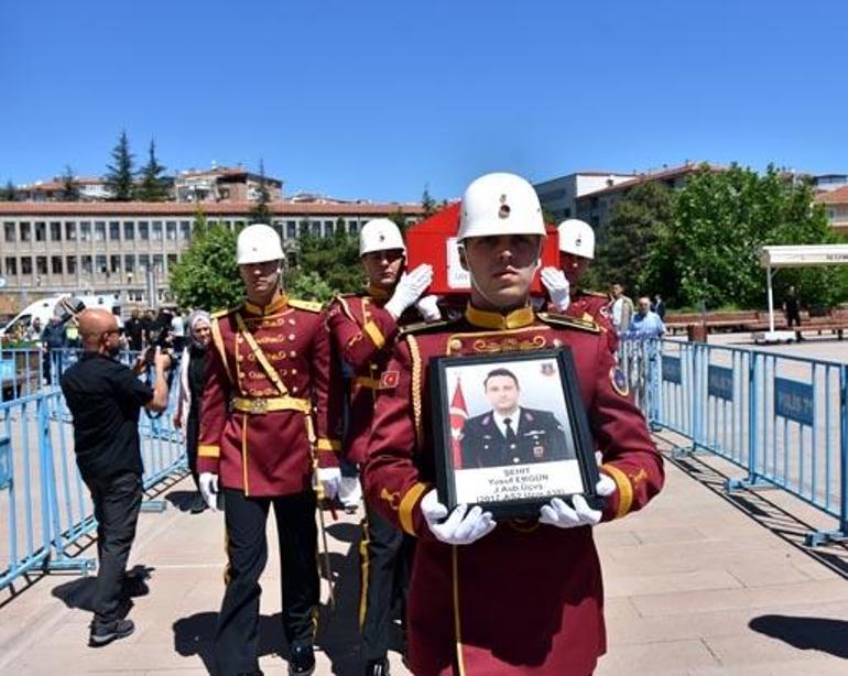 Bir babanın gururlu duruşu: Ne mutlu bana, ben de şehit babası oldum