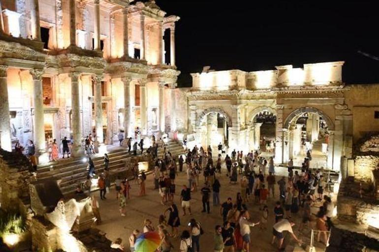 Gece Müzeciliğinde yeni sezon 20 müze ve ören yeri gece ziyarete açıldı