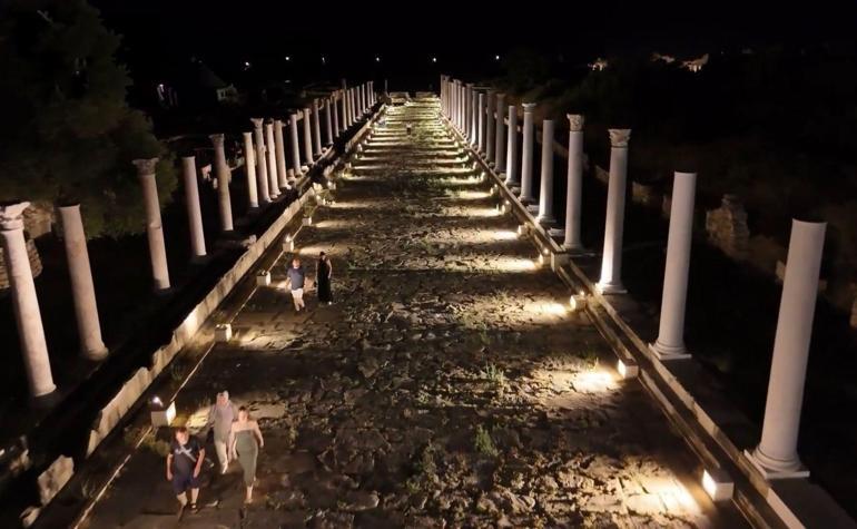 Gece Müzeciliğinde yeni sezon 20 müze ve ören yeri gece ziyarete açıldı