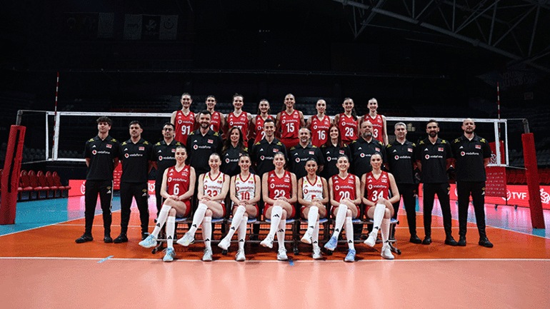 Filenin Sultanlarında İlkin Aydın, Saliha Şahin, Melis Yılmaz ve Merve Atlıer konuştu: Türk bayrağını taşırken ayrım yapamazsın