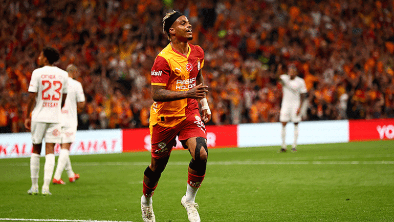 Galatasarayda çifte ayrılık iddiası Yabancı kuralı planları bozdu
