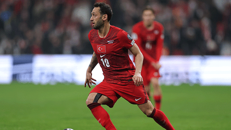 Hakan Çalhanoğlundan ters köşe transfer Anlaştı iddiası