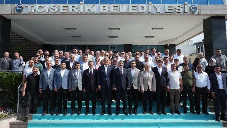 Bakan Ersoydan yeni evlenen çifte sürpriz