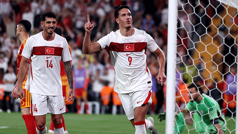Galatasaraydan Osimhenin arkasına milli yıldız Duran derken ters köşe