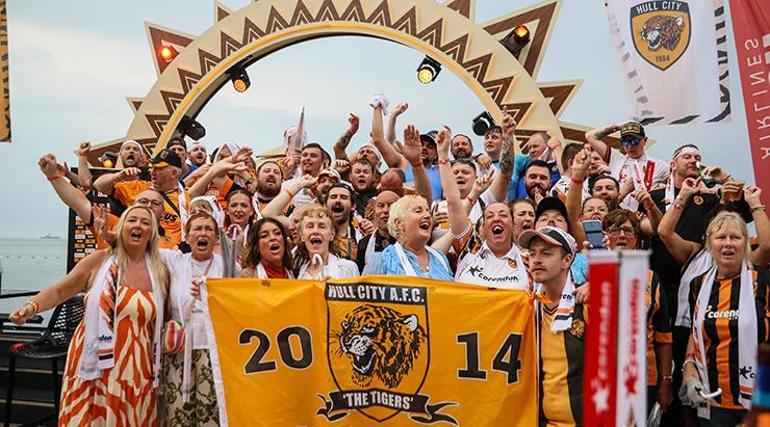 Premier Lige yükselen Hull Cityden Antalyada şampiyonluk kutlaması