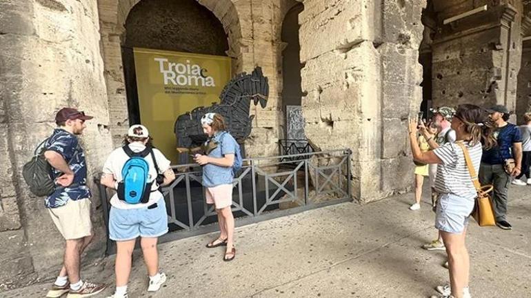 Romanın kalbi Kolezyumda Troyanın hikâyesi dünyayla buluştu: Troya, 221 eserle Kolezyumda