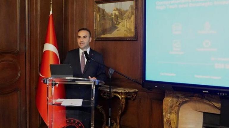 HIT-30 dünya sahnesinde Bakan Kacırdan Pariste yatırım çağrısı