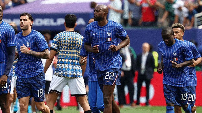 Fenerbahçede NGolo Kante görüşme odasına Maaşı yüksek bulundu