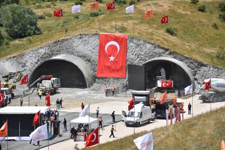 Sivas-Tokat yolunda ilk kazma vuruldu Çamlıbel Tüneli ile 13 keskin viraj tarihe karışacak