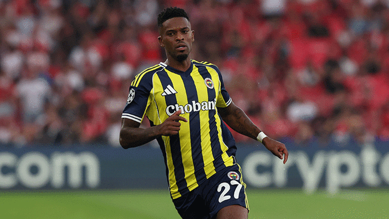 Fenerbahçede yaprak dökümü 9 ismin bileti kesildi