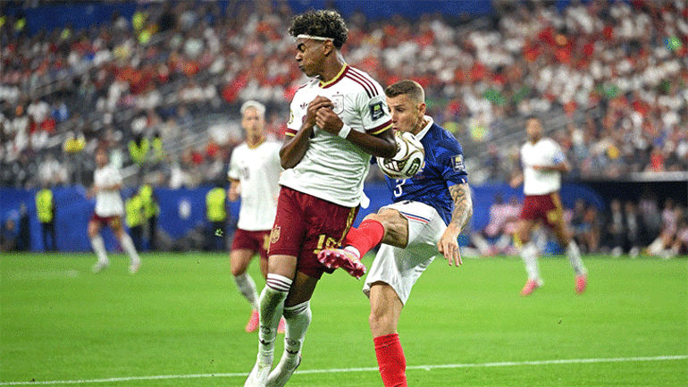 Fransayı Dünya Kupasında finalden eden Lucas Digneye büyük öfke Transferini iptal edin