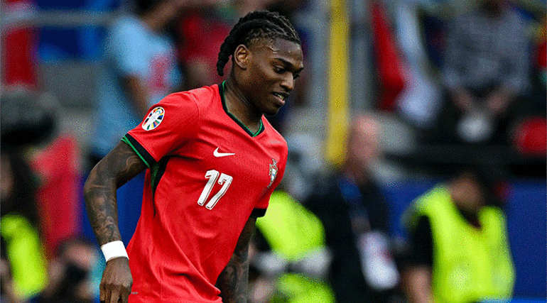 Galatasaray ile Fenerbahçenin transferde Leao savaşı Teklifler ortaya çıktı