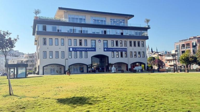 Kuşadası Belediyesine operasyon: 15 kişi gözaltında, 7 şüpheli aranıyor