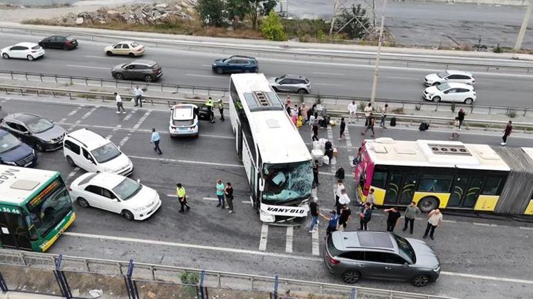 Son dakika... İstanbulda yolcu otobüsü, İETT otobüsüne çarptı: Yaralılar var