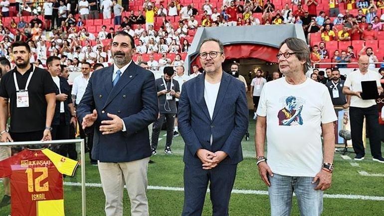 Mehmet Kasapoğlu, İsmail Köybaşının jübile maçına katıldı