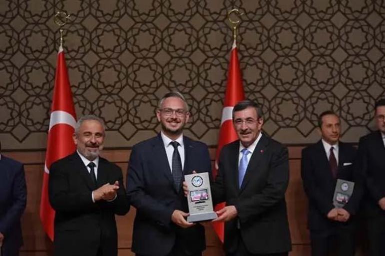 Yılın Dizisi Uzak Şehir