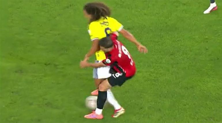 Gençlerbirliği - Fenerbahçe maçının tartışmalı pozisyonlarını eski hakemler değerlendirdi Kaçırılmış bir penaltı var