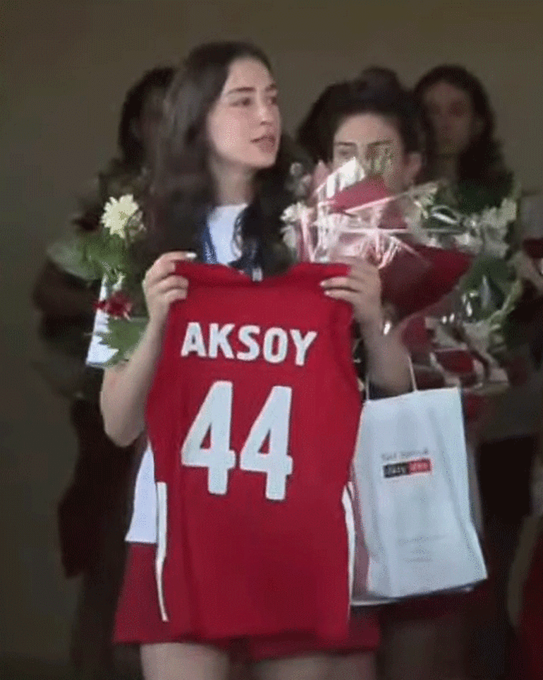 Filenin Sultanlarında sakatlık yaşayan Karmen Aksoyun sözleşmesi feshedildi