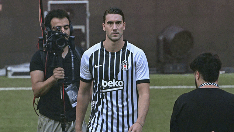Beşiktaş Başkanı Serdal Adalıdan Dusan Vlahovicin lisansı için açıklama