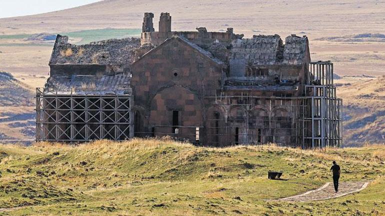 Sınırda/zamanda donmuş bir Orta Çağ başkenti: Ani