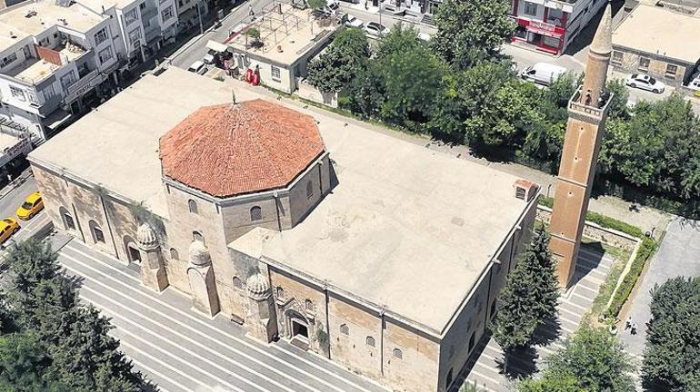 Anadolu’da Artuklu devri Türk mimarisi