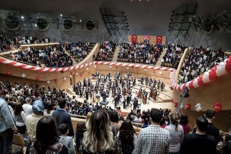 Bakan Ersoy, CSO Ada Ankaranın yeni sezon programını duyurdu