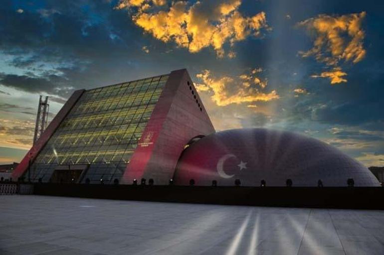 Bakan Ersoy, CSO Ada Ankaranın yeni sezon programını duyurdu