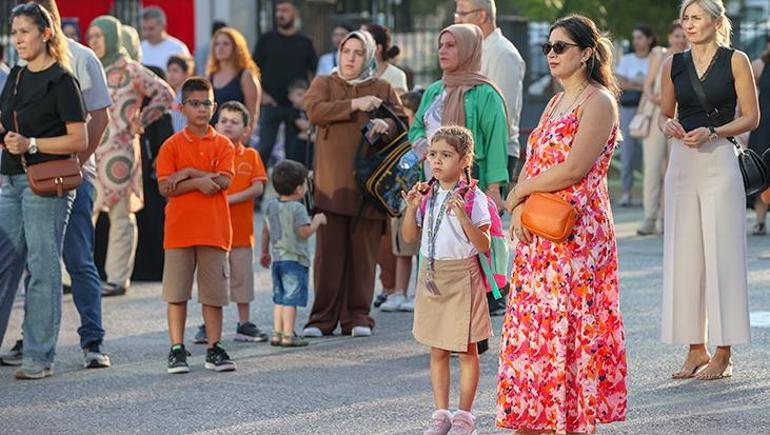 MEB açıkladı Çocuğu okula başlayacak memurlar 7-11 Eylülde 3 saat izinli sayılacak
