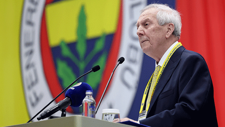 Fenerbahçe, yeni transfer Kojo Peprah Oppong için imza töreni düzenledi