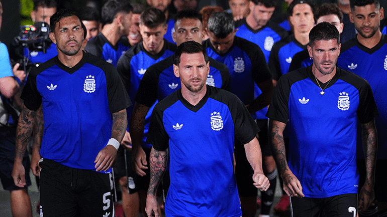 Lionel Messi, Arjantine kupalar ve rekorlarla veda etti